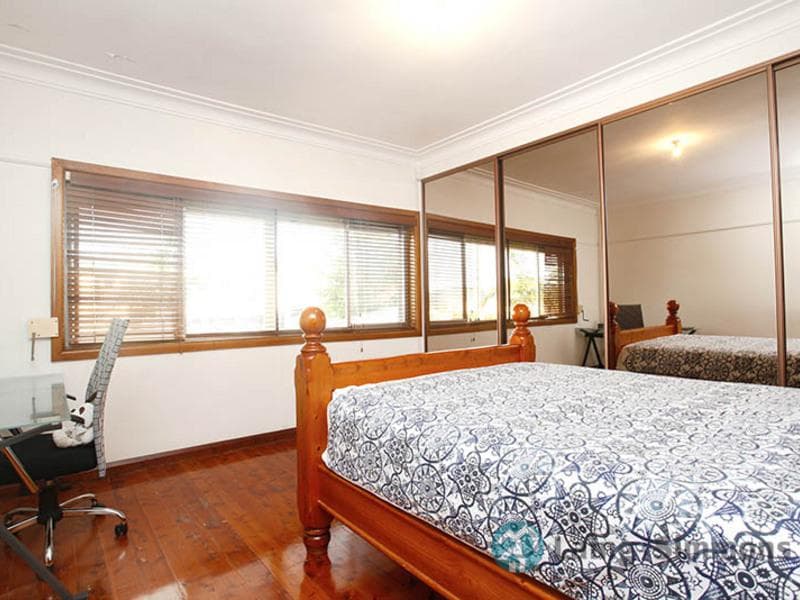 6/83																										Old South Head Road
														
								Bondi Junction, NSW 2022, Merrylands - Thumbnail 5