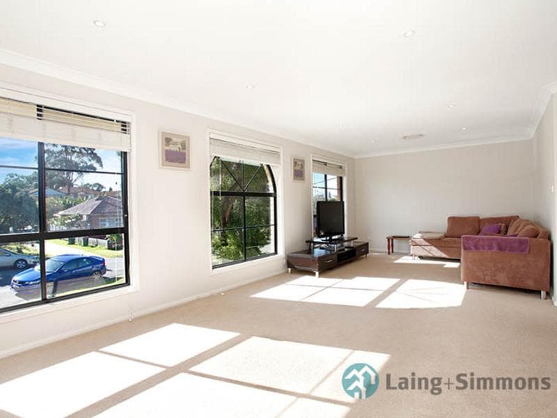 10 Phyllis Crescent, Guildford, Guildford - Thumbnail 7