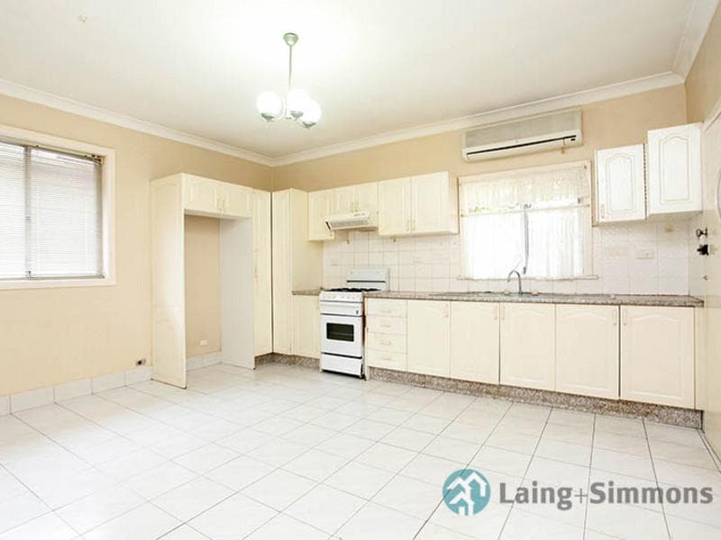 27 Lackey Street, Granville, Granville - Thumbnail 2