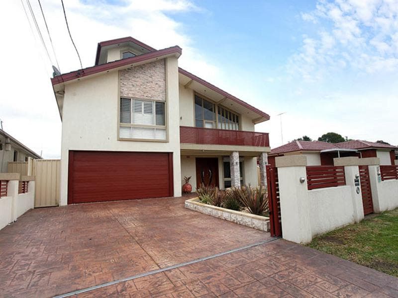 6/83																										Old South Head Road
														
								Bondi Junction, NSW 2022, Bass Hill - Image 1