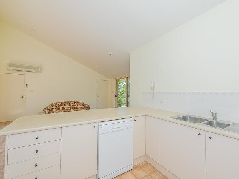 6/83																										Old South Head Road
														
								Bondi Junction, NSW 2022, Port Macquarie - Thumbnail 4