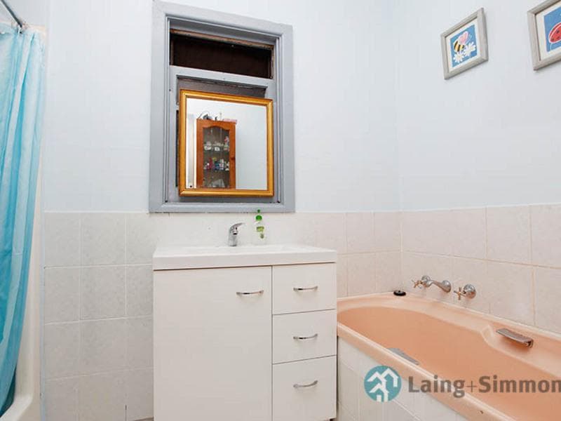 6/83																										Old South Head Road
														
								Bondi Junction, NSW 2022, Mount Druitt - Thumbnail 5
