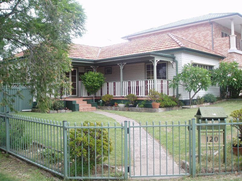 120 Hawksview Street, Guildford, Guildford - Image 1