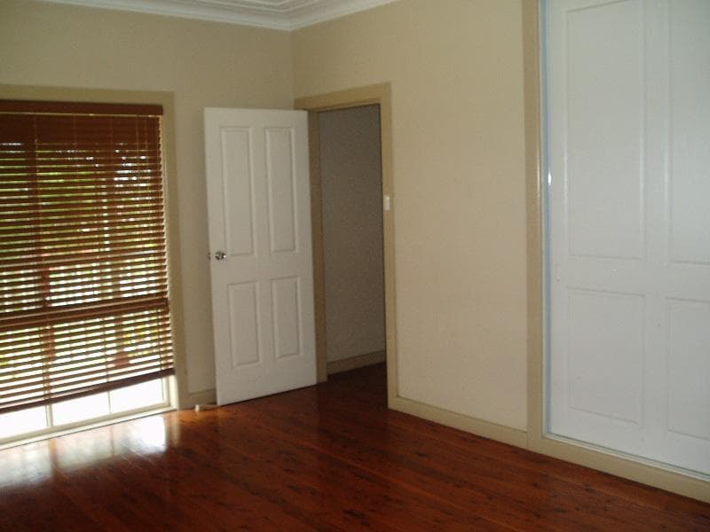 120 Hawksview Street, Guildford, Guildford - Thumbnail 2