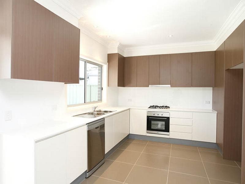 17 Mccredie Road, Guildford West, Guildford West - Thumbnail 3
