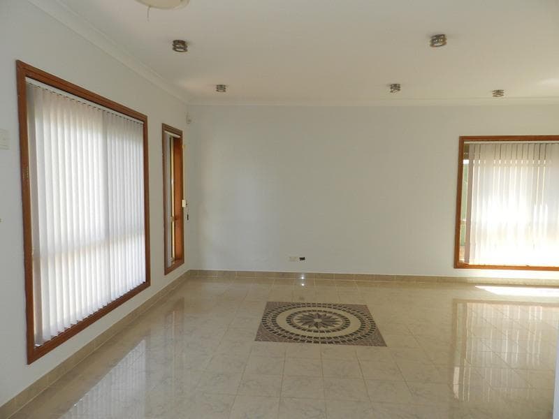 37 Canberra Street, St Johns Park, St Johns Park - Thumbnail 7