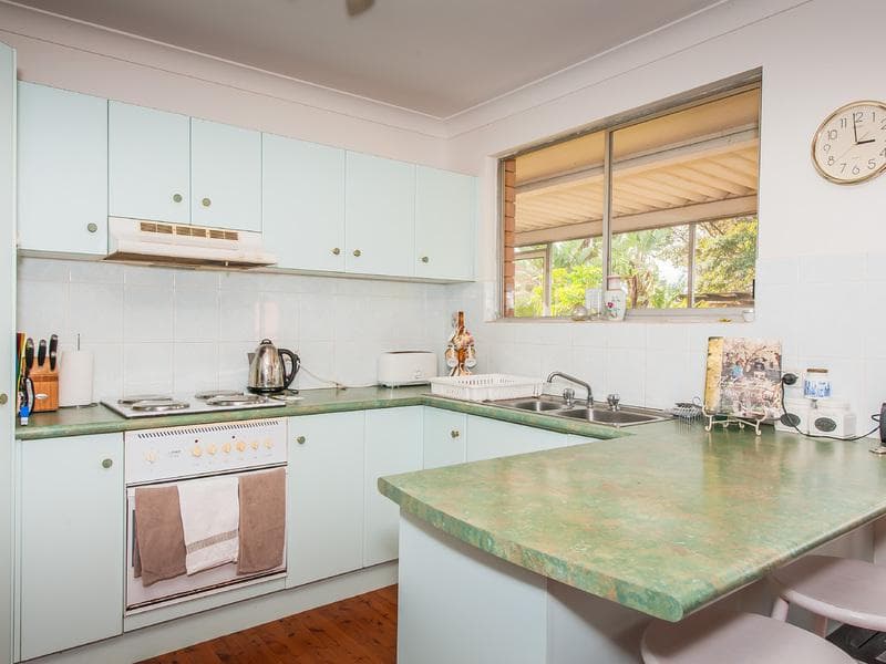 11 Burraneer Avenue, Port Macquarie, Port Macquarie - Thumbnail 2