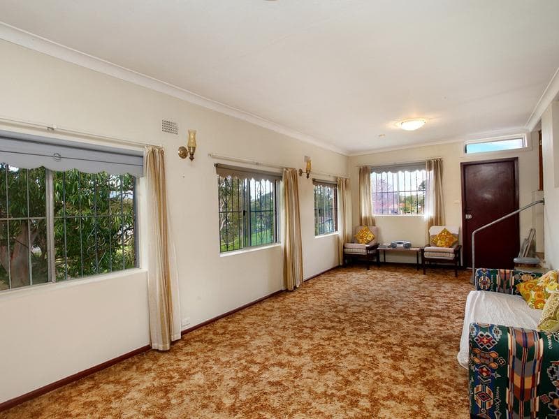 9 Chalford Ave, Canterbury, Canterbury - Thumbnail 4