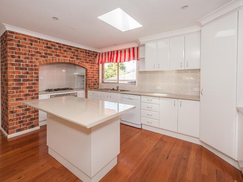 16 Allunga Avenue, Port Macquarie, Port Macquarie - Thumbnail 2