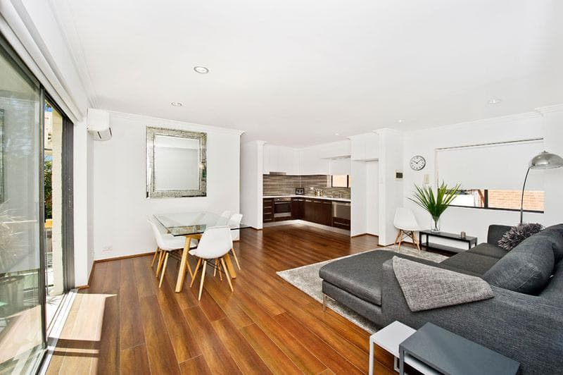 2/8 Moore Street, Bondi, Bondi - Image 1