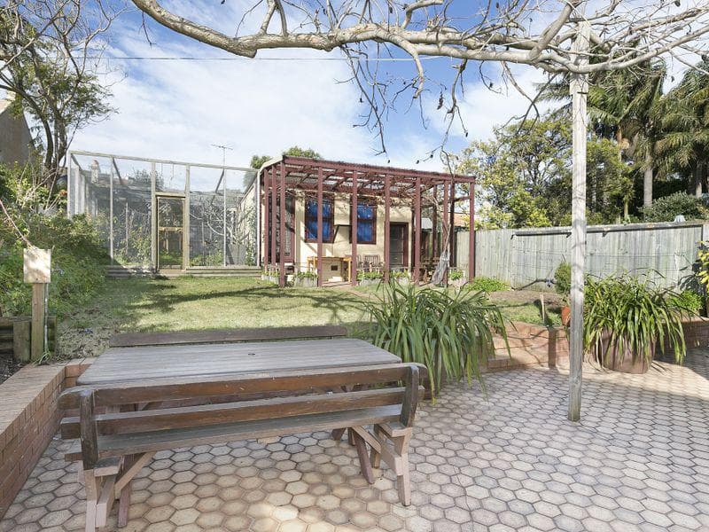 22 Edmund Street, Queens Park, Queens Park - Thumbnail 3