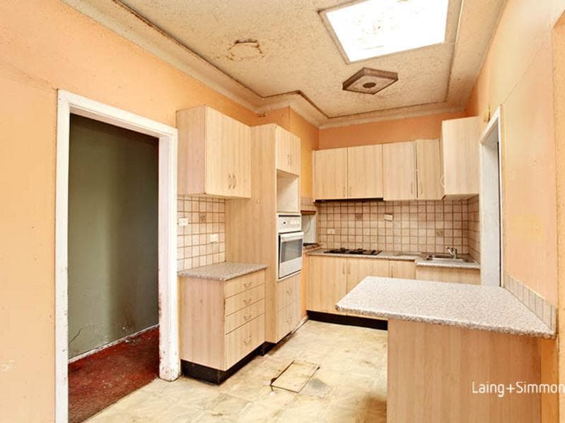 6 Redwood Street, Blacktown, Blacktown - Thumbnail 2