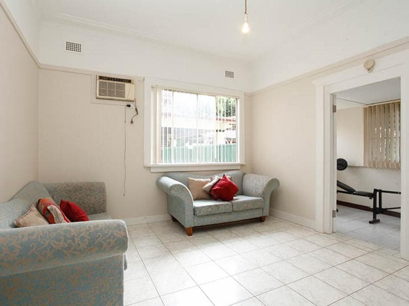 35 Station Street, Guildford, Guildford - Thumbnail 2