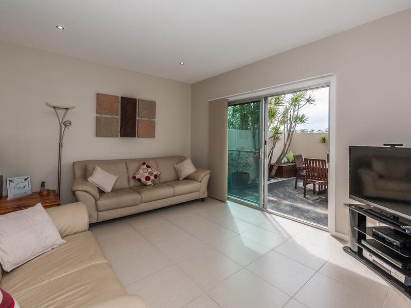 6 The Anchorage, Port Macquarie, Port Macquarie - Thumbnail 3