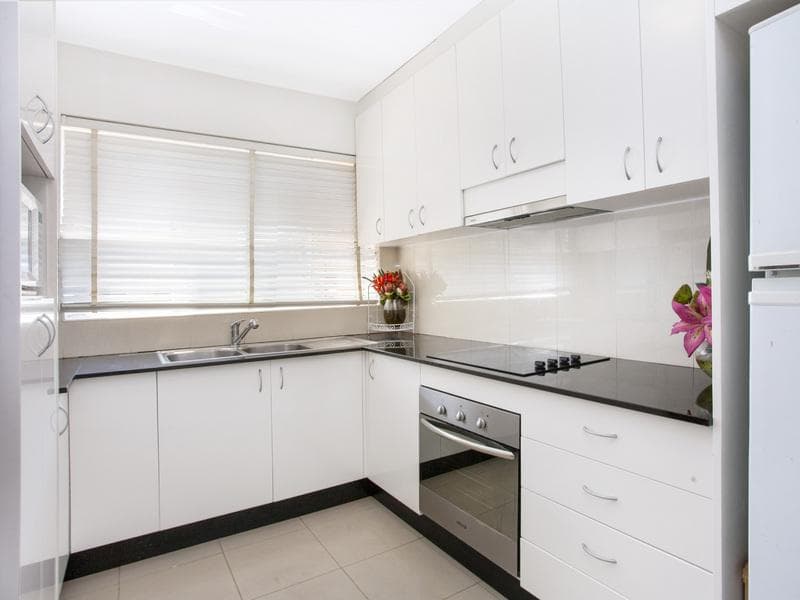 4/4 James Place, Hillsdale, Hillsdale - Thumbnail 3
