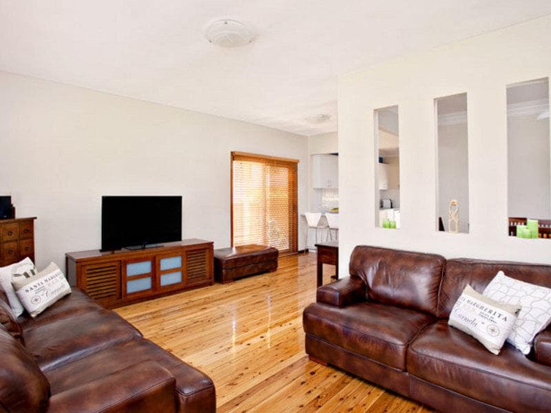 21 Raymond Street, Blacktown, Blacktown - Thumbnail 2