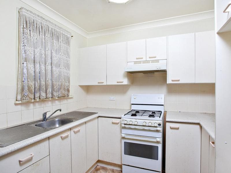 96 Solander Road, Seven Hills, Seven Hills - Thumbnail 2