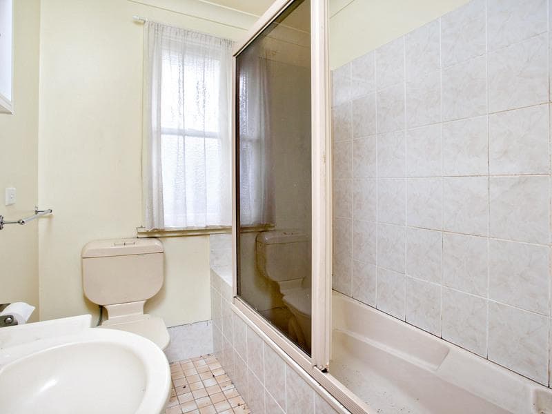96 Solander Road, Seven Hills, Seven Hills - Thumbnail 3