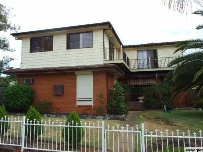 9 Wallis Place, Willmot, Willmot - Image 1