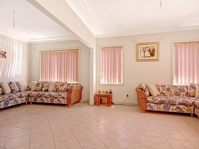 148 Hillcrest Ave, Greenacre, Greenacre - Thumbnail 4