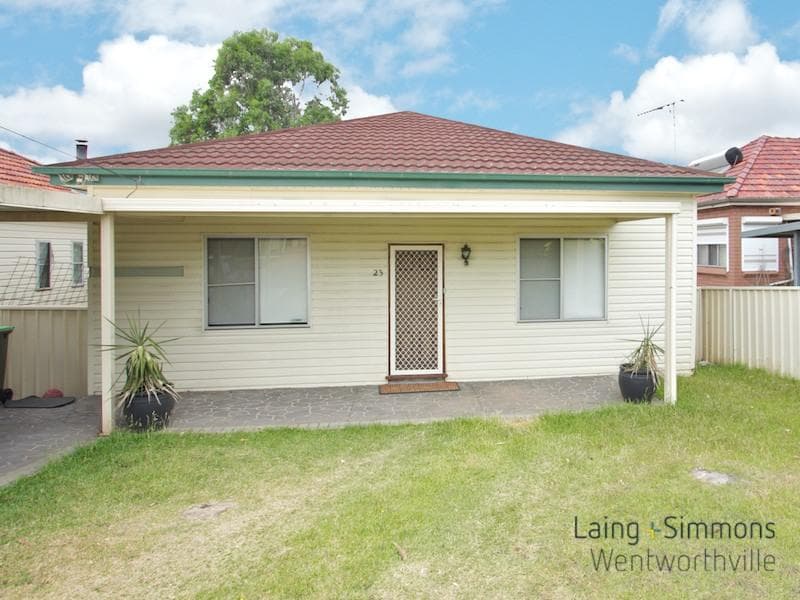 13/114																										Donohue St
														
								Kings Park, NSW 2148, Request - Image 1