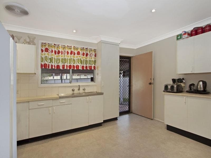 64 Ridgeway Cres, Quakers Hill, Quakers Hill - Thumbnail 2