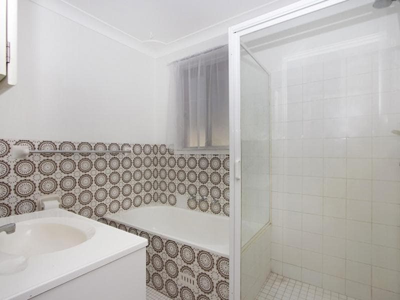 64 Ridgeway Cres, Quakers Hill, Quakers Hill - Thumbnail 4