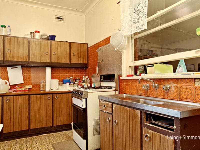 9 Waratah Street, Guildford, Guildford - Thumbnail 2