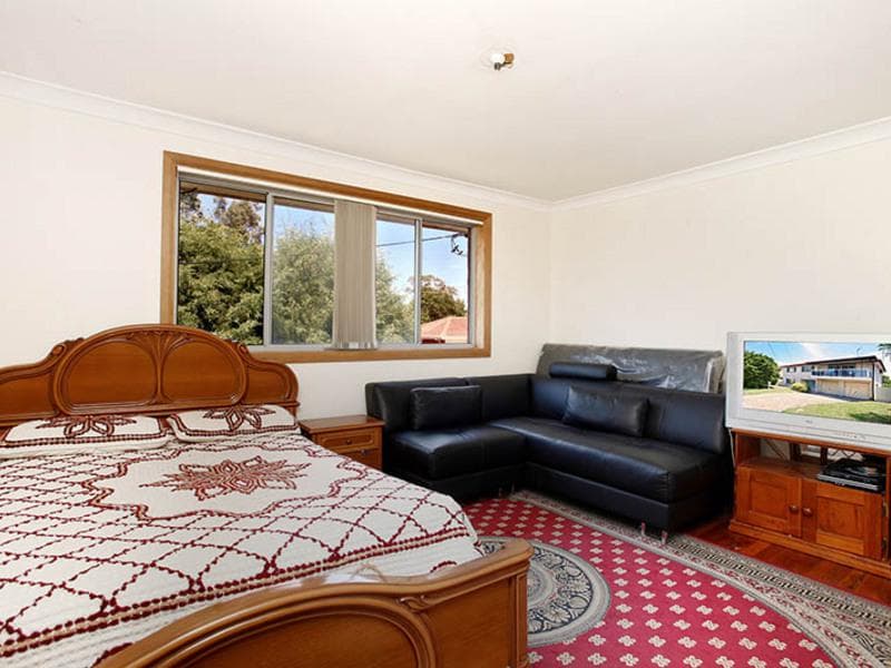 21 Fraser Street, Auburn, Auburn - Thumbnail 4