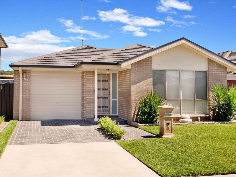 11 Mackay Circuit, Ropes Crossing, Ropes Crossing - Image 1