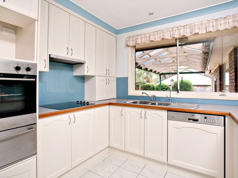76 Rosina Crescent, Kings Langley, Kings Langley - Thumbnail 2