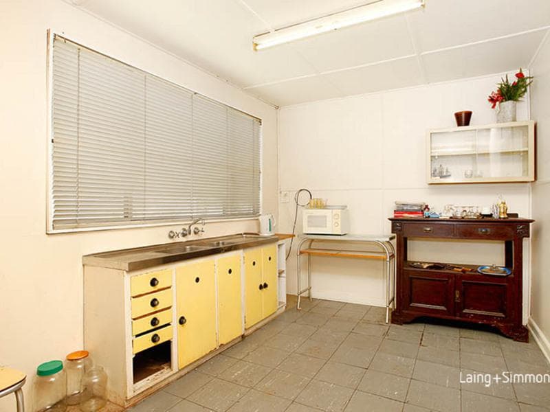 61 Wisdom Street, Guildford, Guildford - Thumbnail 2