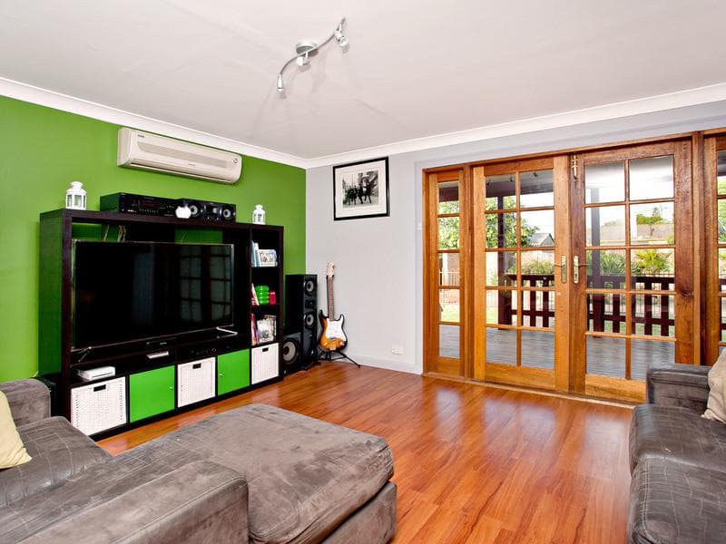 8 Dorothy Crescent, Colyton, Colyton - Thumbnail 6