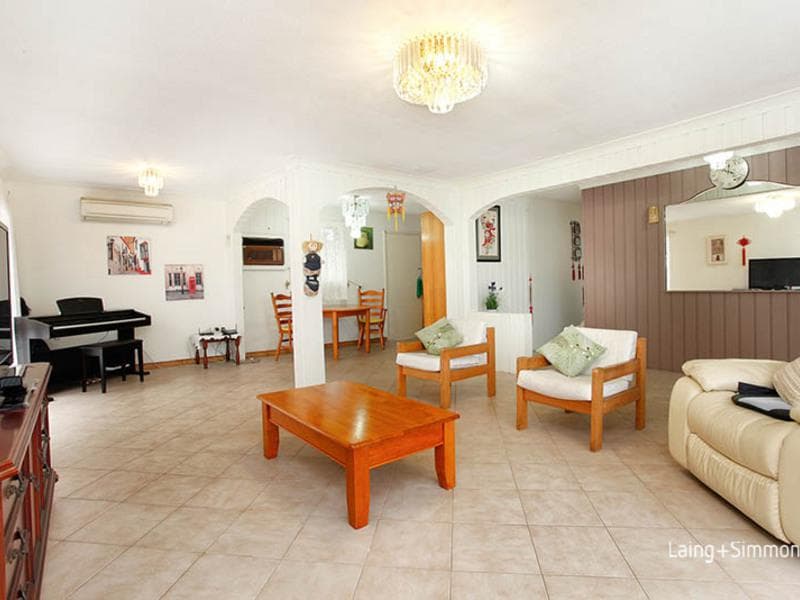 3 Nadia Place, Guildford, Guildford - Thumbnail 2