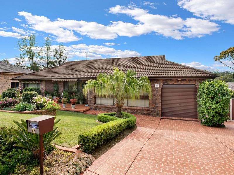 16 Gilbert Crescent, Kings Langley, Kings Langley - Image 1
