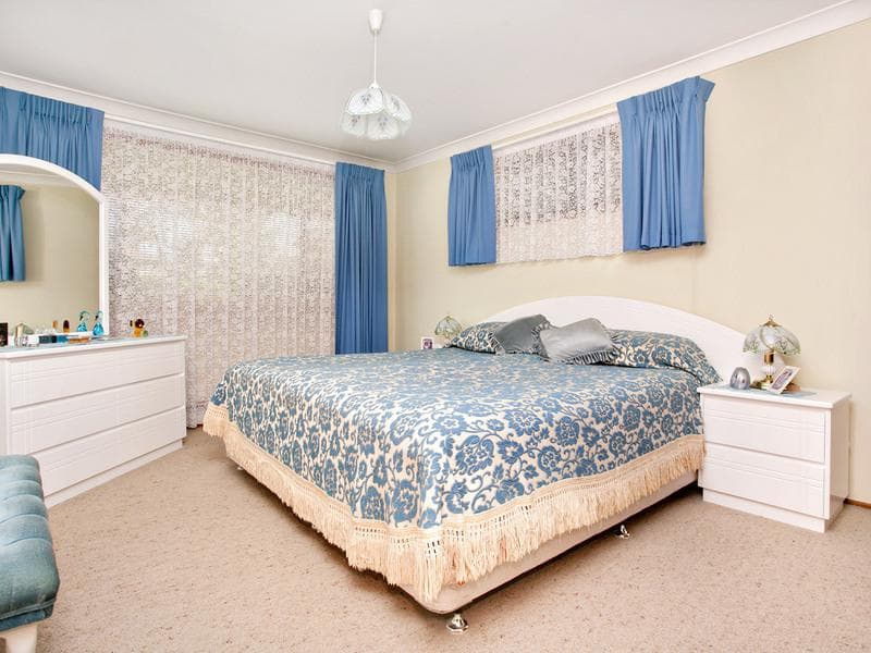 16 Gilbert Crescent, Kings Langley, Kings Langley - Thumbnail 3