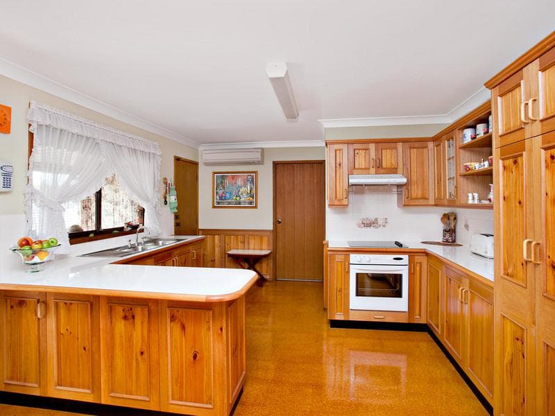 16 Gilbert Crescent, Kings Langley, Kings Langley - Thumbnail 4