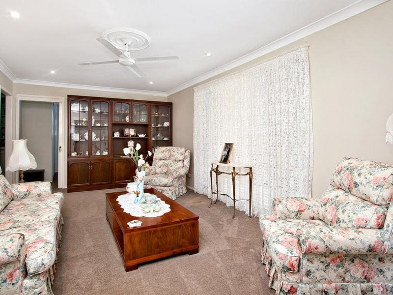 41 Nathaniel Parade, Kings Langley, Kings Langley - Thumbnail 3