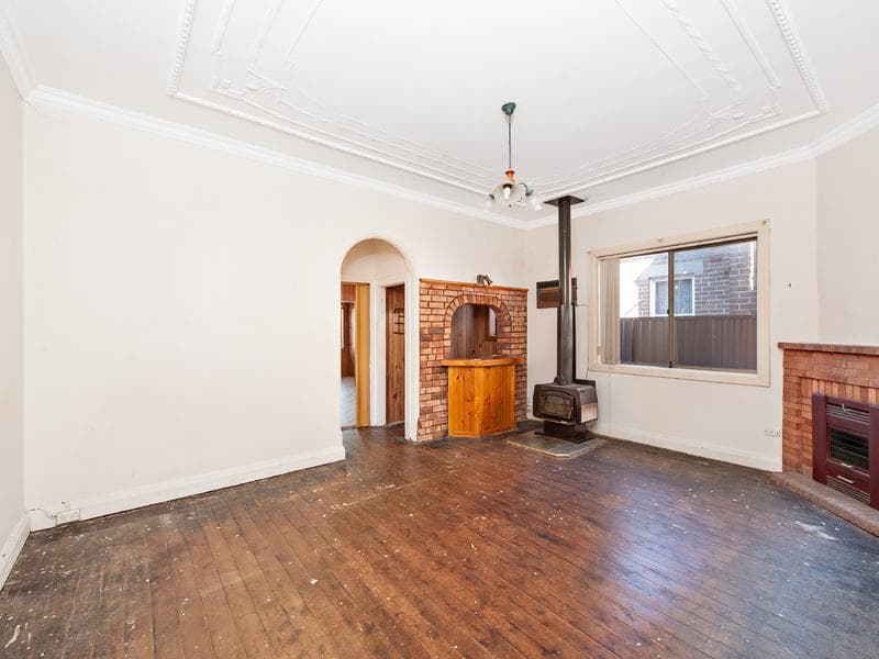 1/99-111																										Karimbla Road
														
								Miranda, NSW 2228, Kingsford - Thumbnail 3