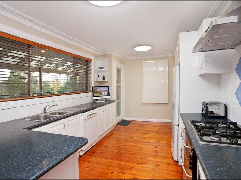 7 Reading Avenue, Kings Langley, Kings Langley - Thumbnail 2