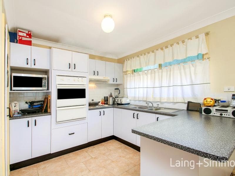 5 Capricorn Road, Kings Langley, Kings Langley - Thumbnail 2