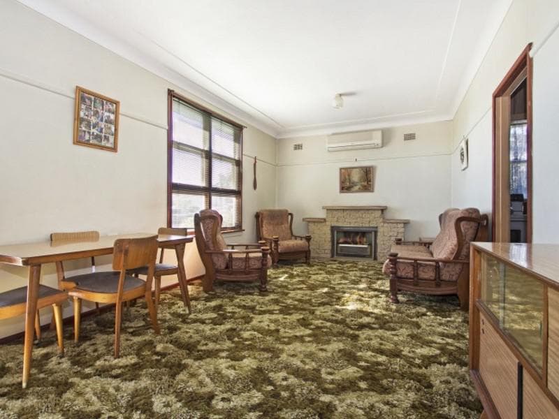 24 Hayes Road, Seven Hills, Seven Hills - Thumbnail 2