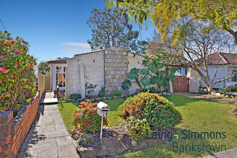 28 Orient Road, Padstow, Padstow - Image 1