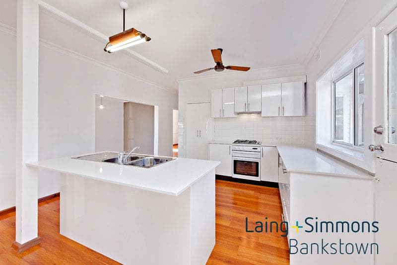 28 Orient Road, Padstow, Padstow - Thumbnail 3