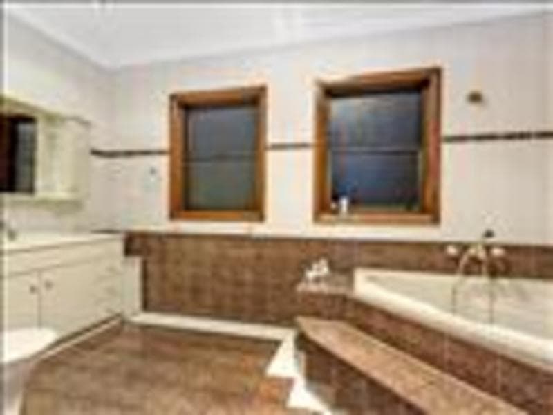 20 Zonnebek Cres, Milperra, Milperra - Thumbnail 5