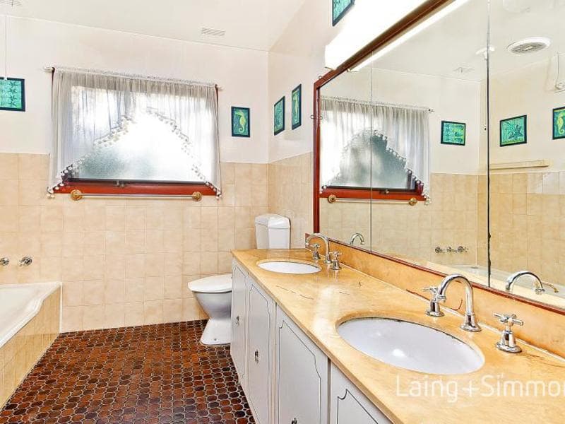 7/31																										Seaview Avenue
														
								Newport, NSW 2106, Pennant Hills - Thumbnail 6