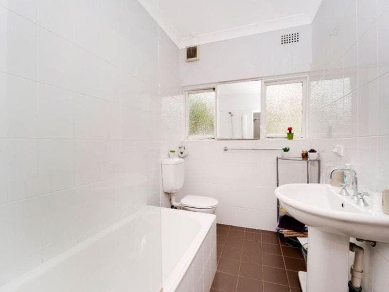 7/31																										Seaview Avenue
														
								Newport, NSW 2106, Coogee - Thumbnail 7