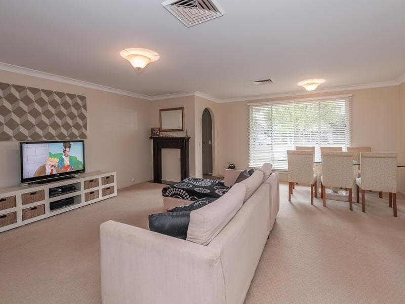 7/31																										Seaview Avenue
														
								Newport, NSW 2106, Port Macquarie - Thumbnail 3