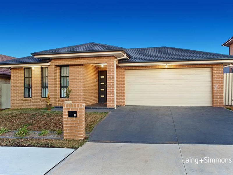 7/31																										Seaview Avenue
														
								Newport, NSW 2106, Middleton Grange - Image 1