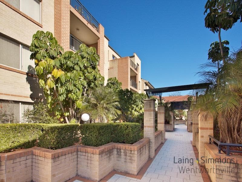 18/2 Conie Avenue, Baulkham Hills, Baulkham Hills - Image 1